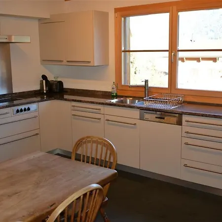Calvert, Chalet