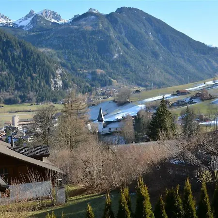 Calvert, Chalet Zweisimmen