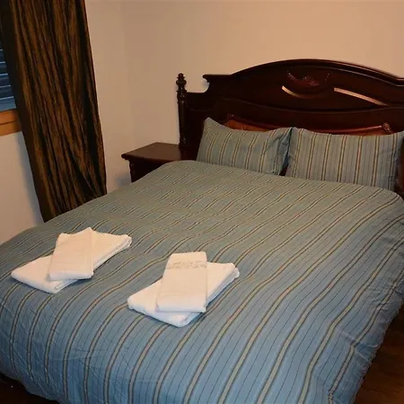 Calvert, Chalet